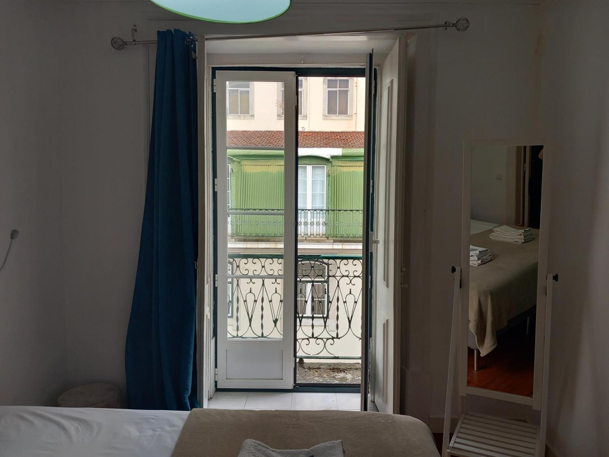 Charm Discovery 165 Lisbon Exterior photo
